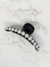 Load image into Gallery viewer, Classic Oval Pearl Claw Clips: Black
