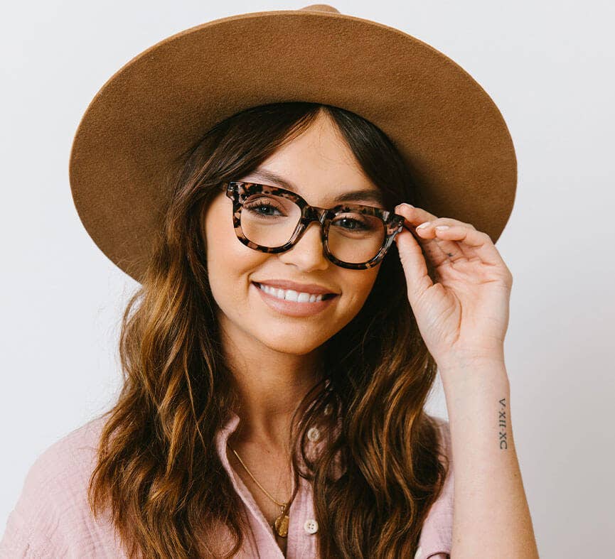 Celeste (Blue Light): Sand Quartz / Reading / 3.00