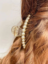 Load image into Gallery viewer, Classic Oval Pearl Claw Clips: Black