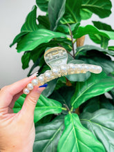 Load image into Gallery viewer, Classic Oval Pearl Claw Clips: Black