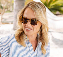 Load image into Gallery viewer, Beverly Shores (Sunglasses)