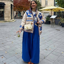 Load image into Gallery viewer, BLUE FLOWER PRINT ZIP-UP QUILTED JACKET