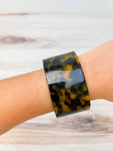 Load image into Gallery viewer, Monogramming Acrylic Tortoise Cuff Bangle Bracelet
