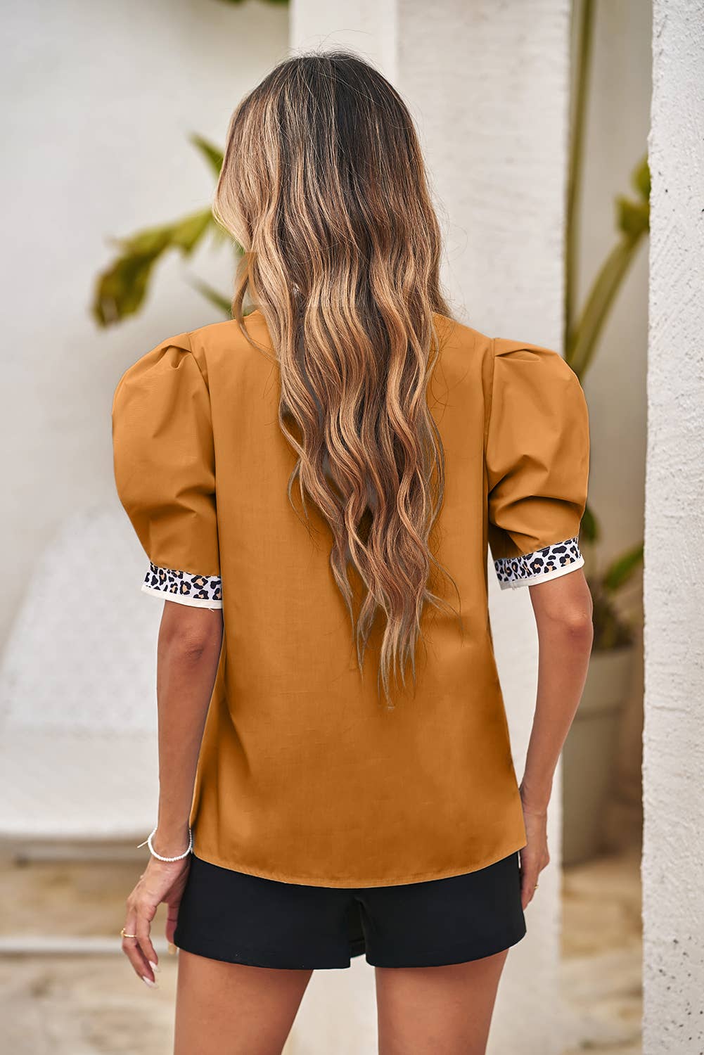 Contrast Leopard Trim Split Neck Puff Sleeve Blouse