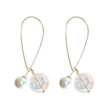 Load image into Gallery viewer, Pearl and Glass Statement Threader Earrings
